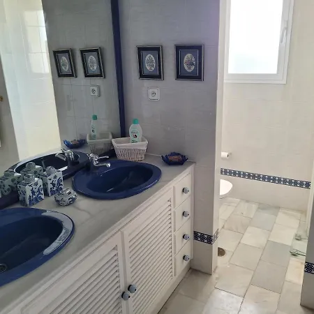Beachfront Family In Puerto Banus شقة ماربيا