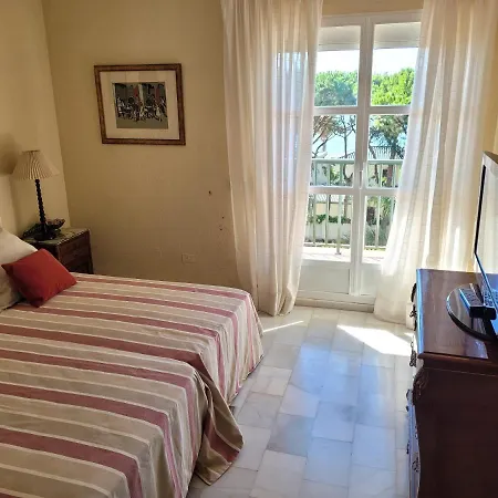 Beachfront Family In Puerto Banus شقة ماربيا