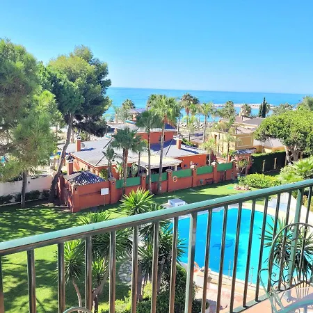 Апартаменты Beachfront Family In Puerto Banus *