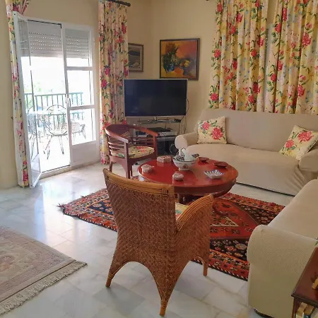 Апартаменты Beachfront Family In Puerto Banus