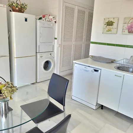 Апартаменты Beachfront Family In Puerto Banus